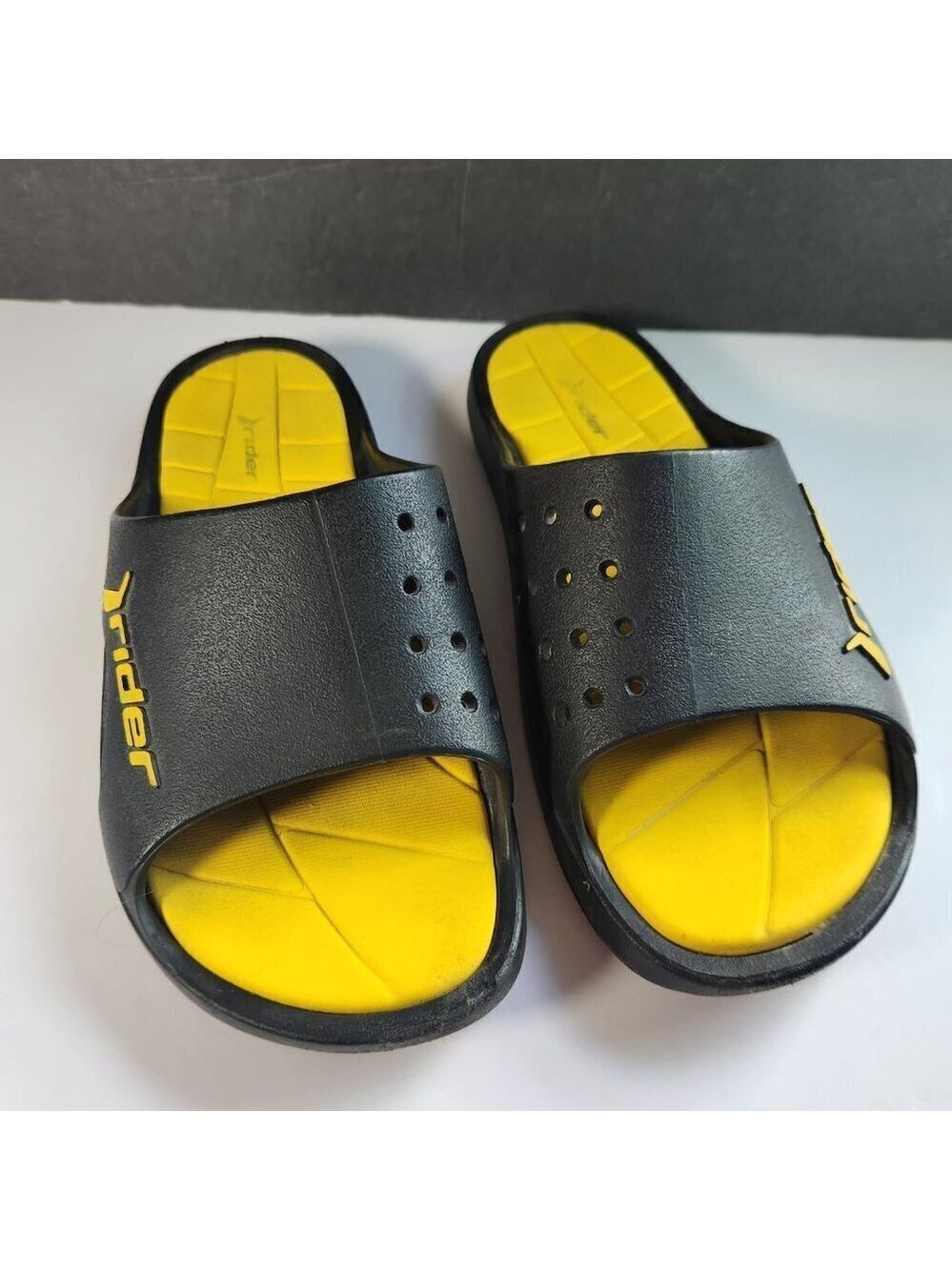 Rider Bay Sandals Slip On Slide Mens 8 Womens 9.5 Black Yellow Rubber Brazil